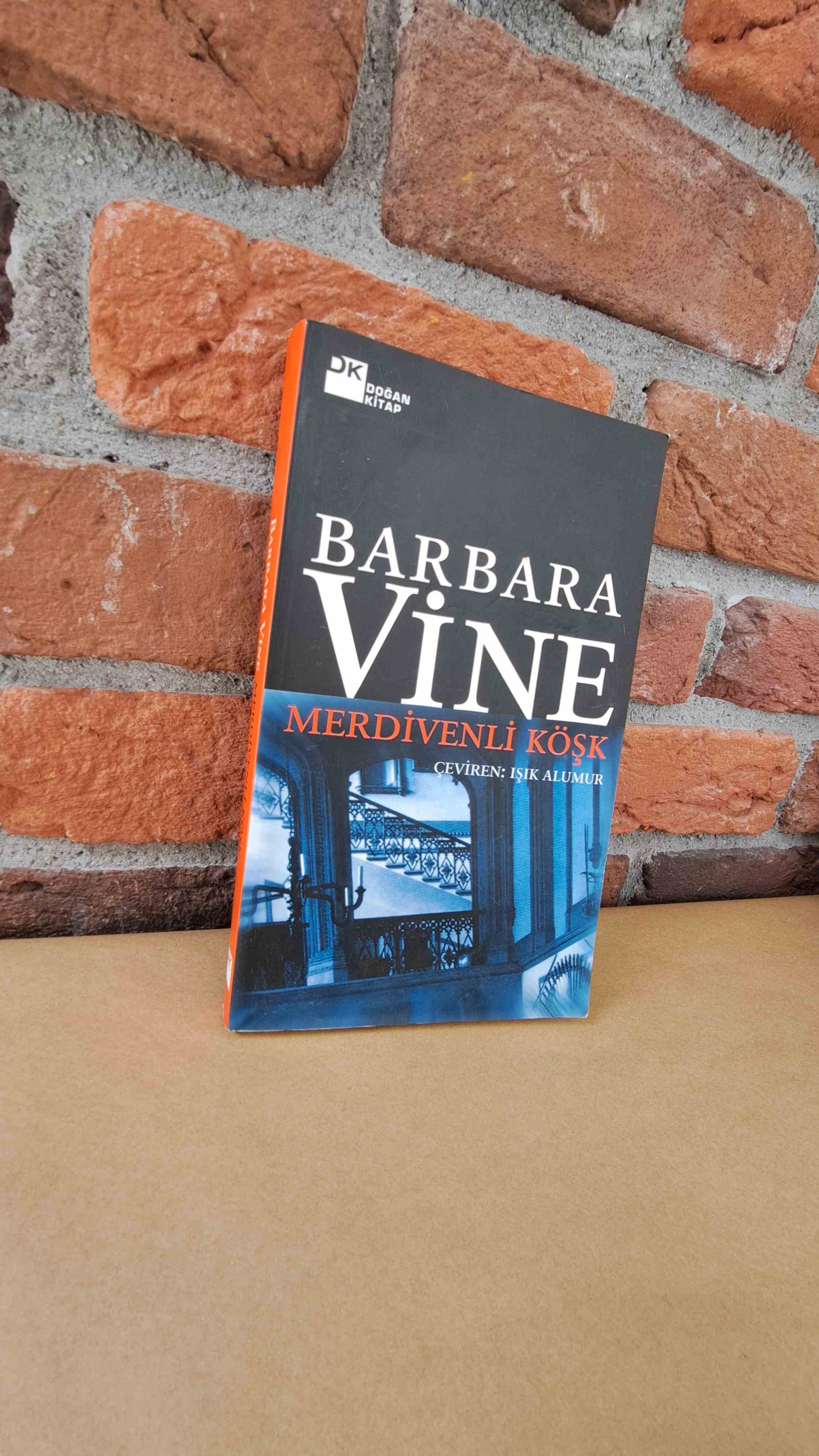 Merdivenli Köşk, Barbara Vine, Ruth Rendell, Işık Alumur – Barbara Vine, Ruth Rendell, Işık Alumur | Doğan Kitap