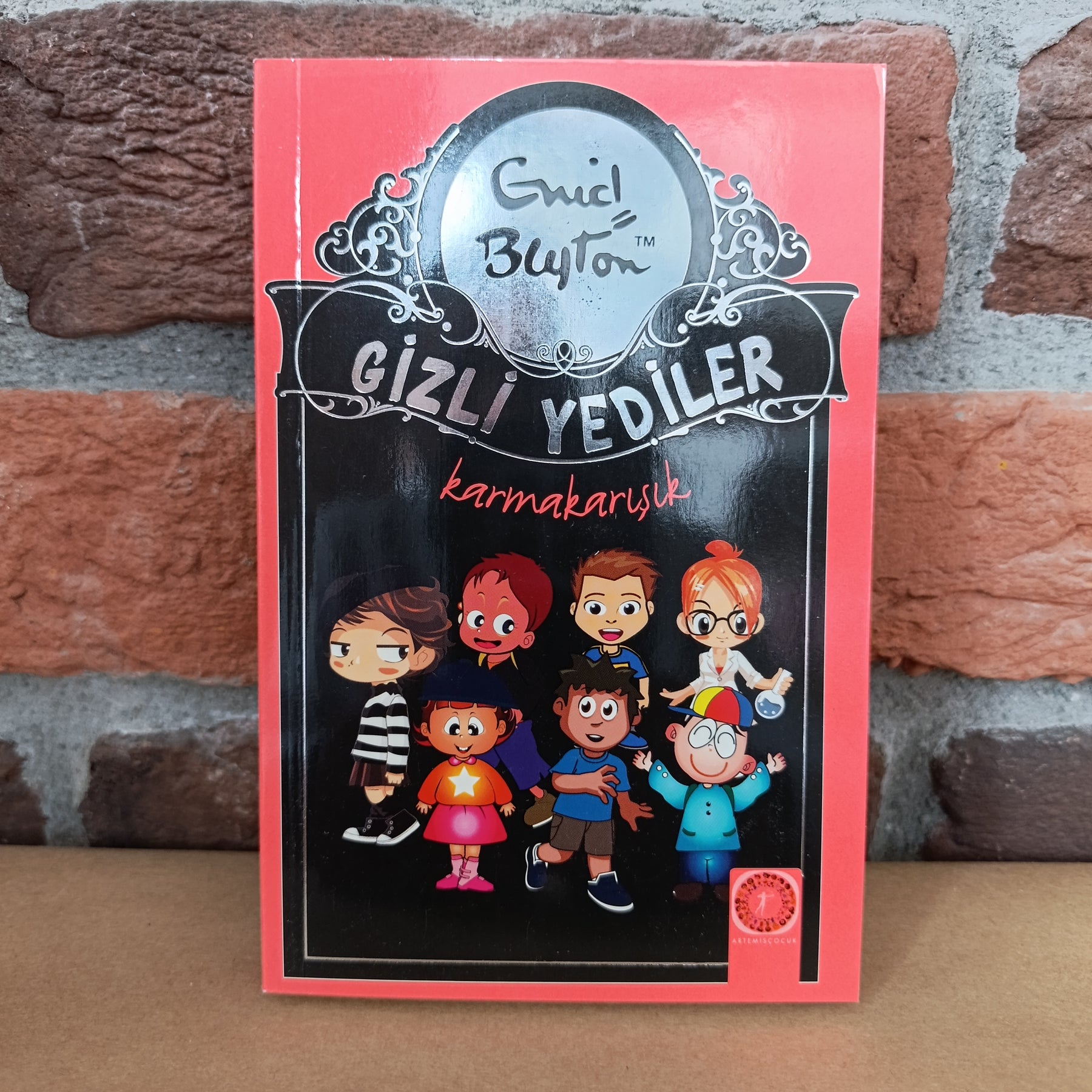 Gizli Yediler – Enid Blyton, Ilgın Sönmez, Görkem Köymen | Artemis Yayınları