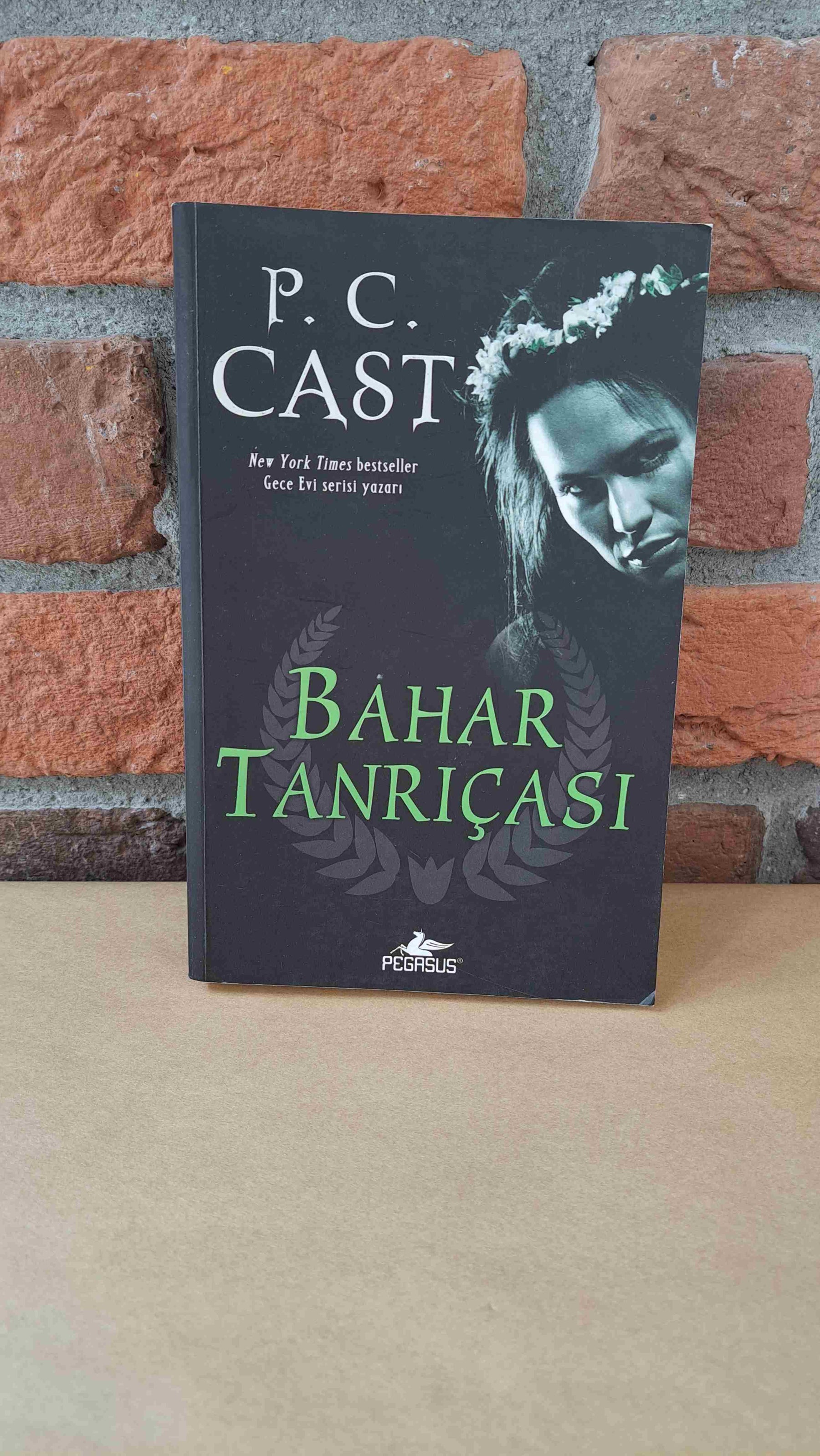 Bahar Tanrıçası – P.C. Cast | Pegasus