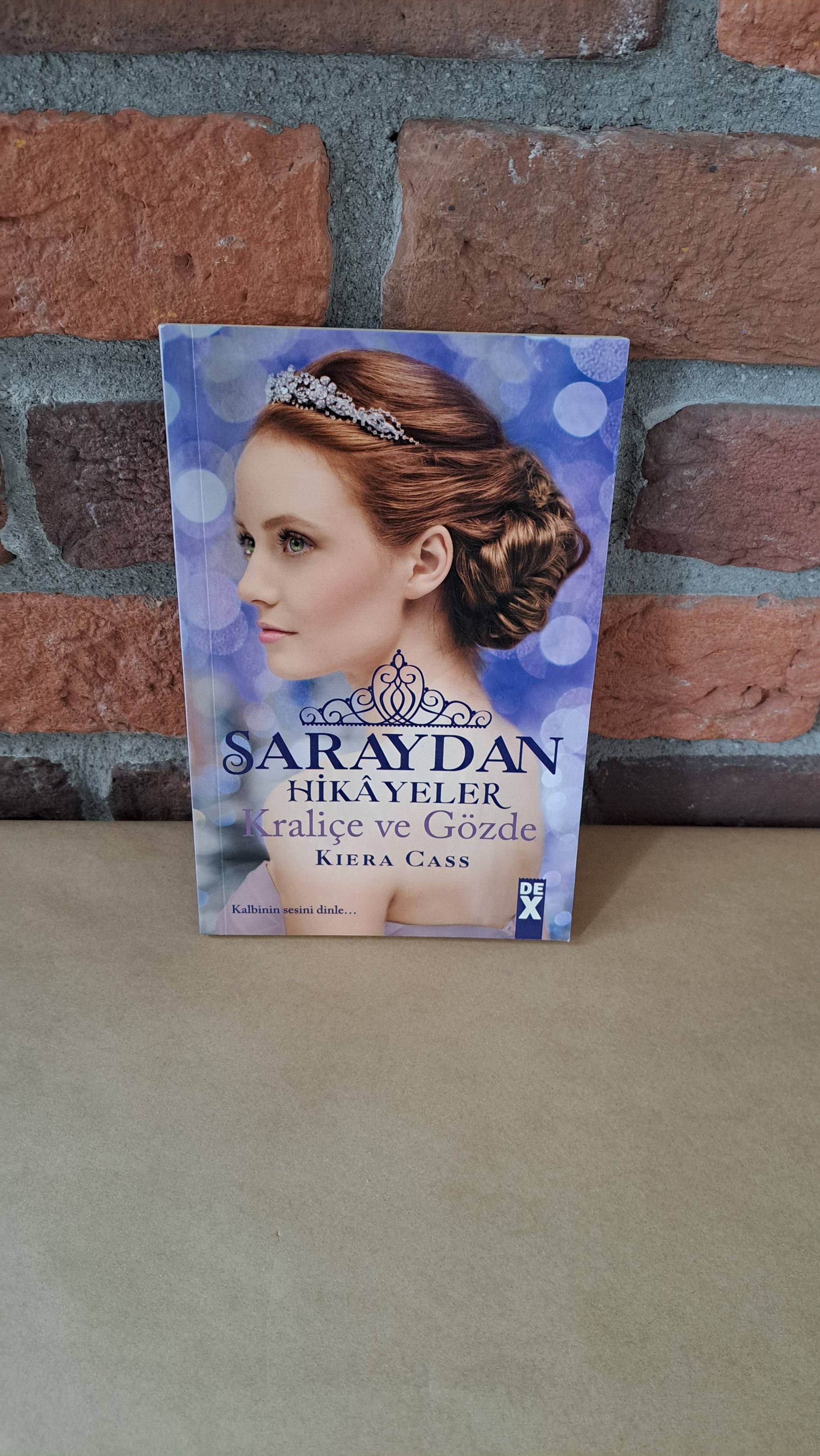 Saraydan Hikayeler – Kiera Cass, Derya İmer Aydınlık | Dex