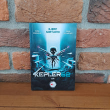 Kepler62: Sır, Timo Parvela;Bjorn Sortland