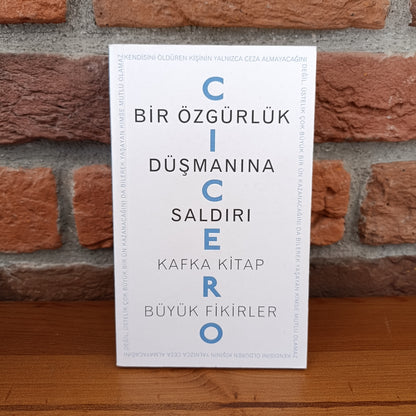 İçimizdeki Kara Delikler, Marta Markoska,