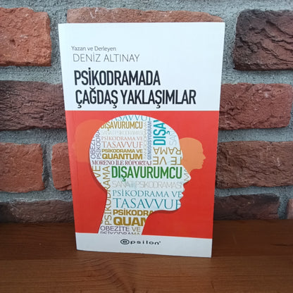 İçimizdeki Kara Delikler, Marta Markoska,
