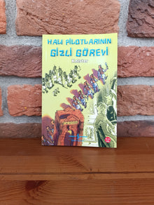 Hali Pilotlarinin Gizli Gorevi, Knister